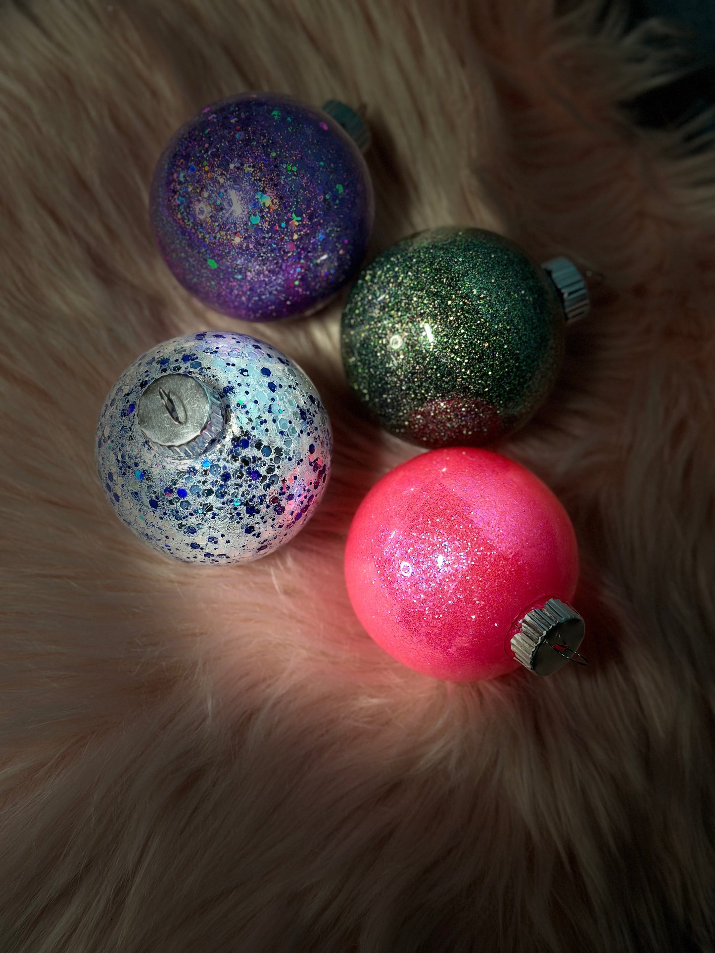 Set of 5 small glitter ornaments