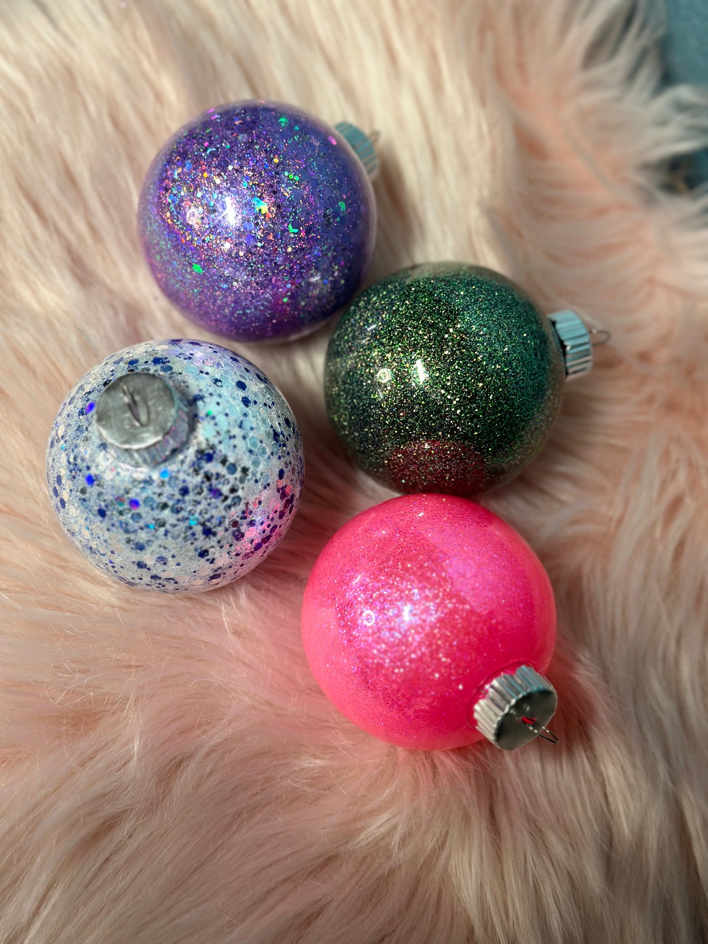 Set of 5 small glitter ornaments